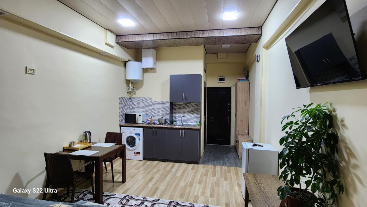 Studio - Jonika Tashkent Luaran gambar